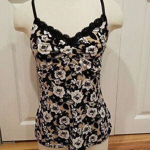 WHITE HOUSE BLACK MARKET FLOWERED TANK!